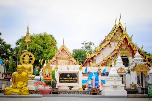 วัดพระแท่นศิลาอาสน์